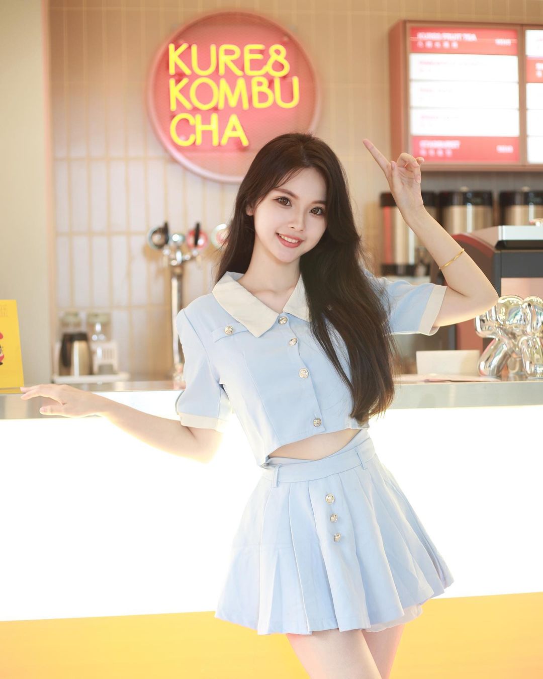 台印混血正妹「宓淩」白嫩美腿+笑容甜美讓人心動-第1章-图片3