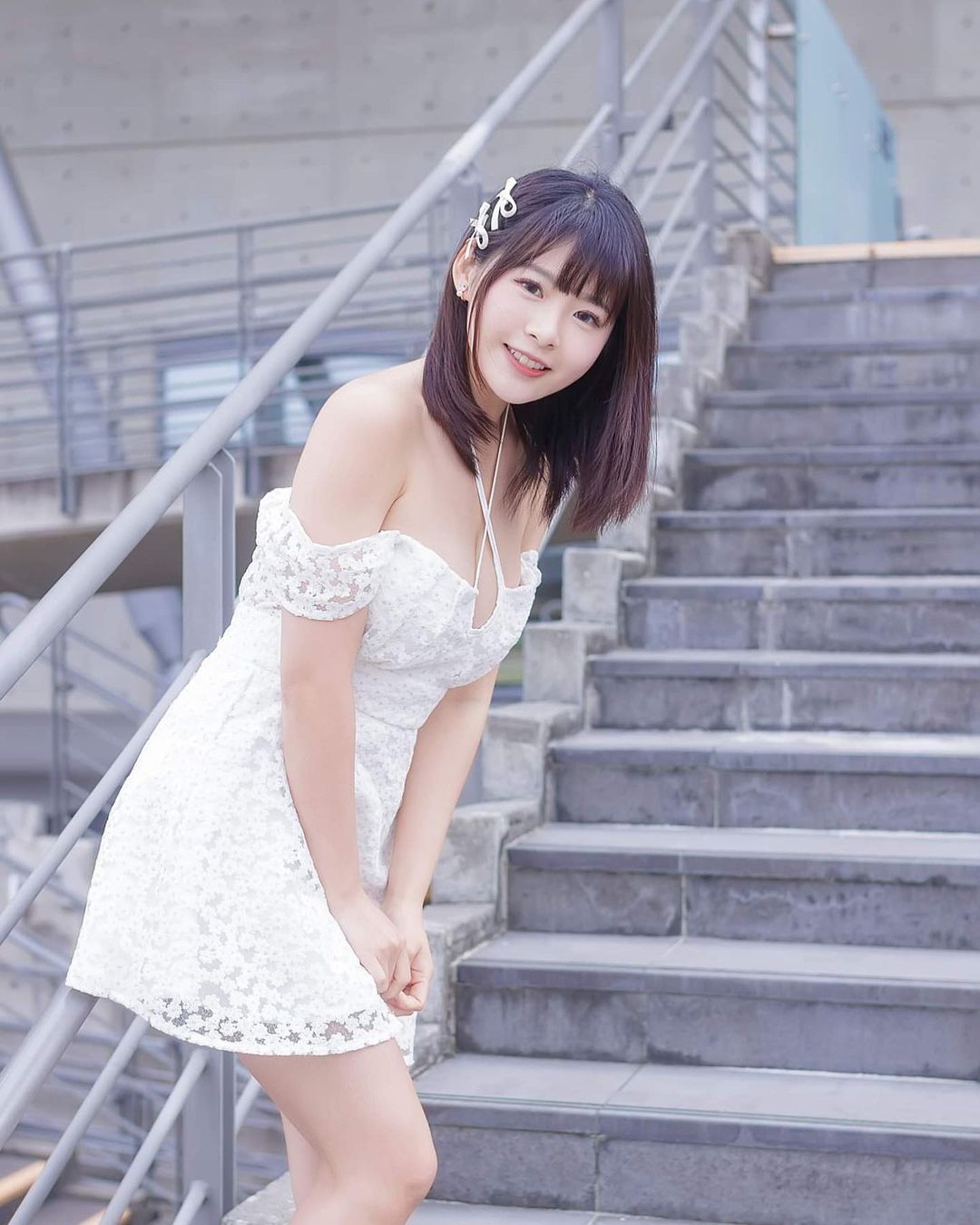 「Helene 海琳」大露逆天身材辣翻了 神情誘惑勾人-第1章-图片2