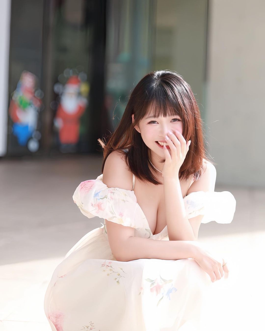 「Helene 海琳」大露逆天身材辣翻了 神情誘惑勾人-第1章-图片4