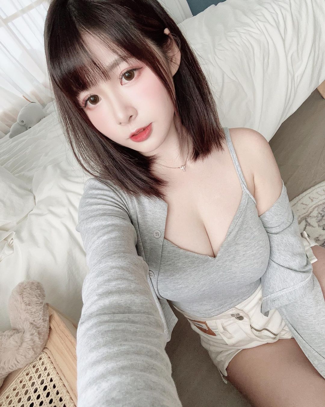 「Helene 海琳」大露逆天身材辣翻了 神情誘惑勾人-第1章-图片10