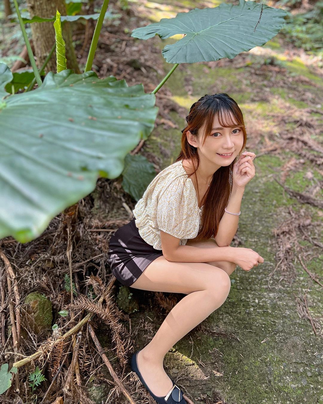 「Hana小花」白嫩神級美腿 擺出誘惑身姿電暈眾人-第1章-图片5