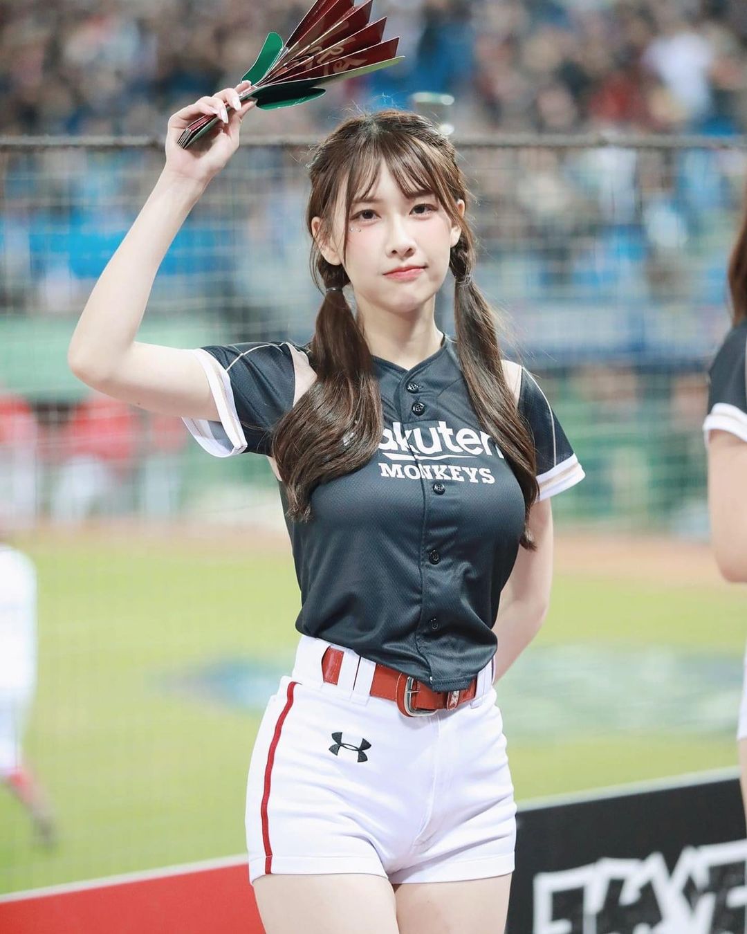 啦啦隊女孩「Kira」魅惑電眼有魔性 身材比例太極品-第1章-图片4