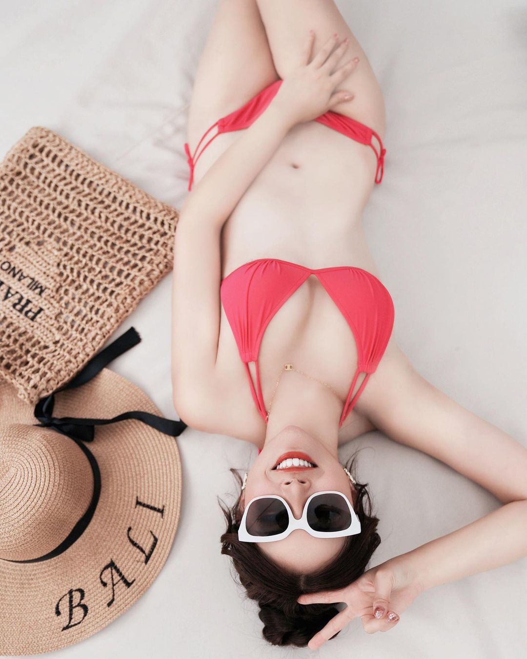 「鄔育錡」稚嫩肌膚露出清純又性感 完美弧度好誘人-第1章-图片6