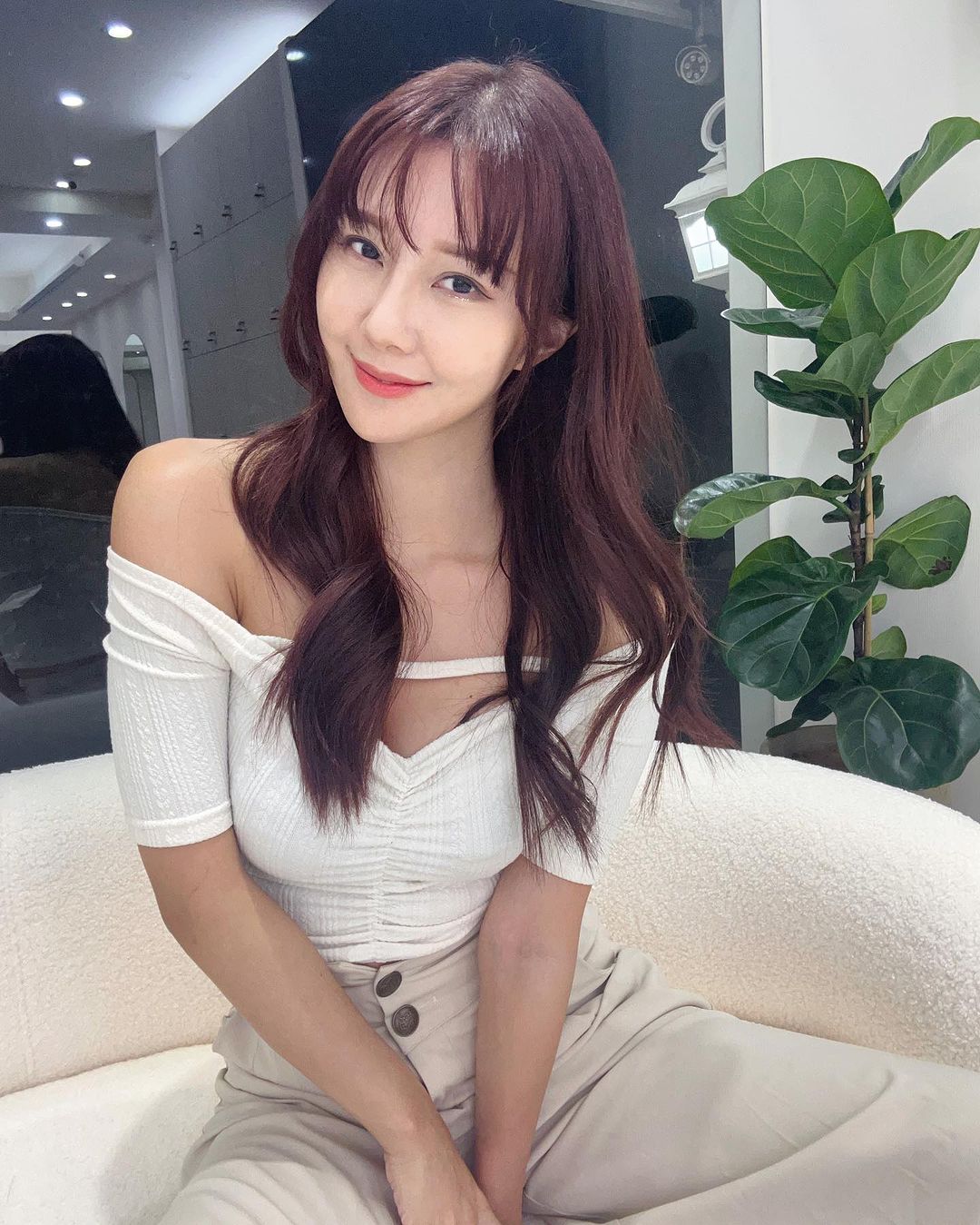 白皙正妹「羽晴Min」身材曲線超性感 前凸後翹讓人著迷-第1章-图片2