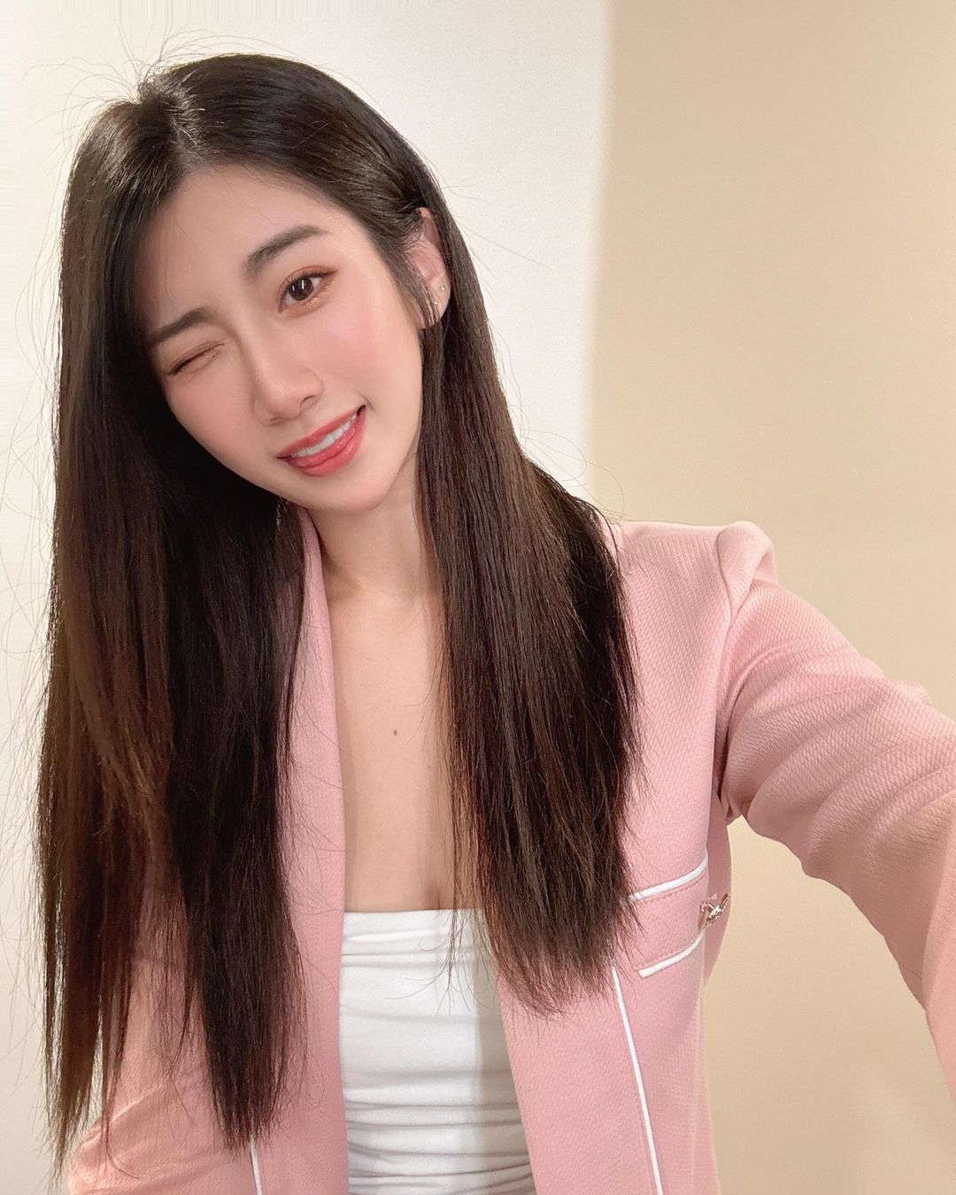 正妹「比特Ariel」美豔逼人前凸後翹Ｓ曲線超誘惑-第1章-图片8