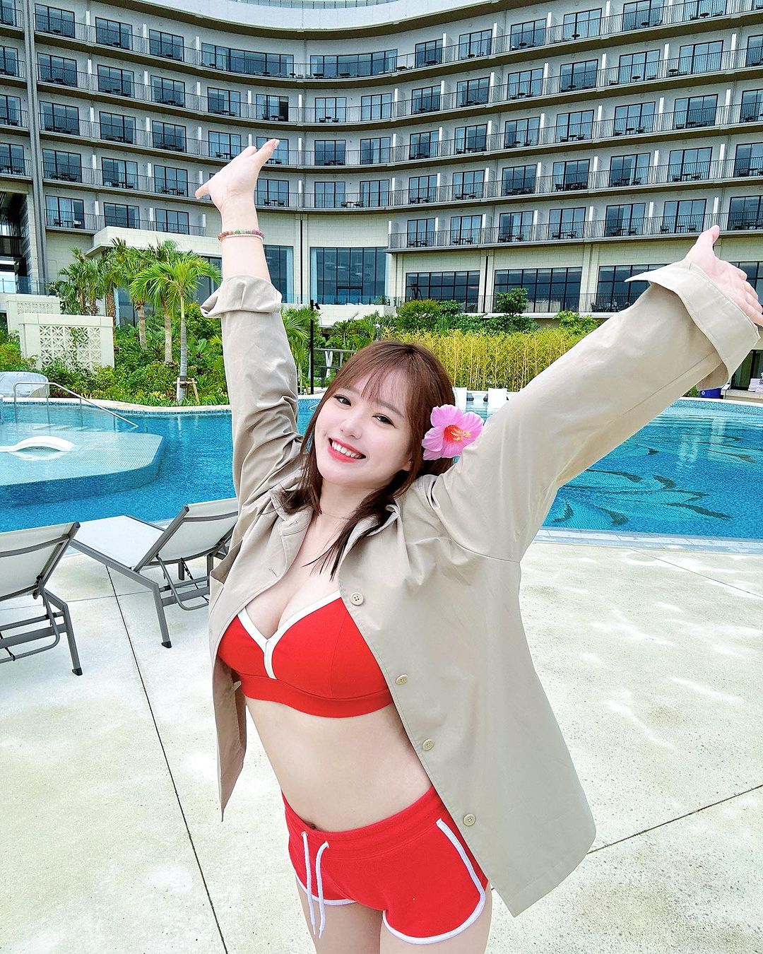 校花「王緒緒」天然高顏值+白皙嫩乳 讓粉絲都醉了-第1章-图片1