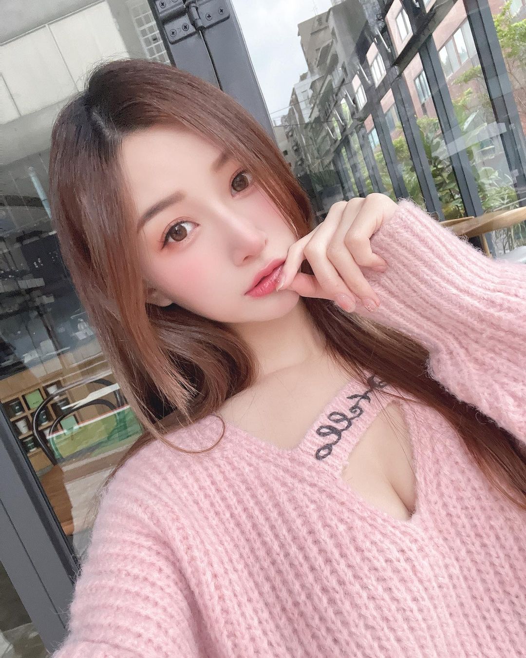 正妹直播主「妮娜張張」邪惡視角....雙峰形狀全被看光-第1章-图片4