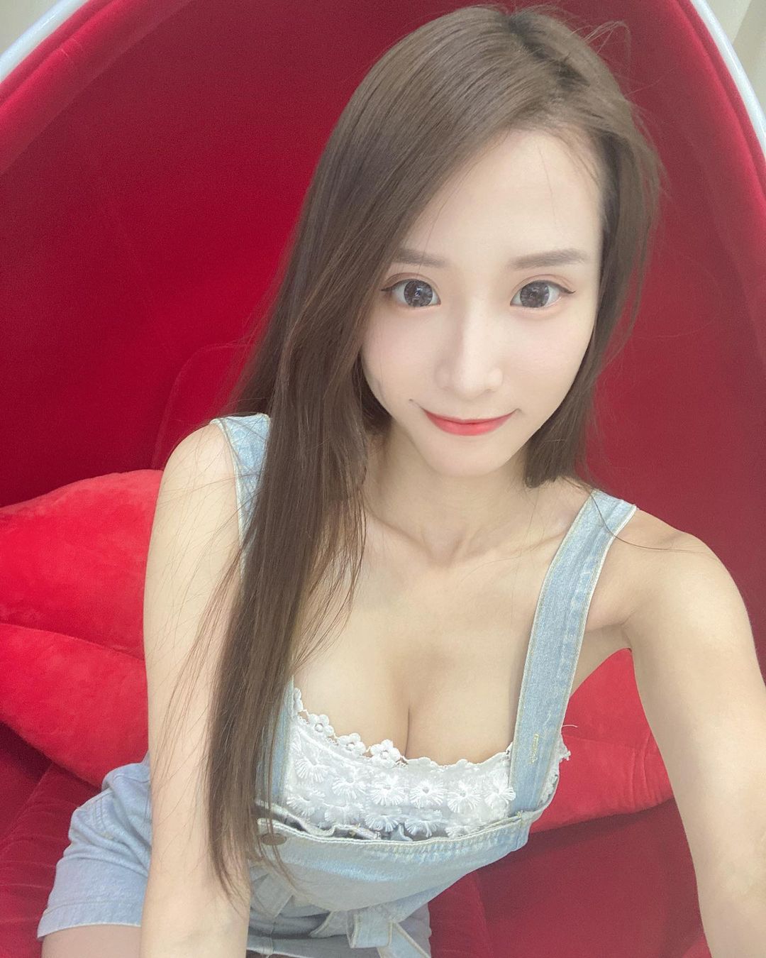 大眼女孩「桃子湲湲」吸睛身材無法避開....深溝相當火辣-第1章-图片5