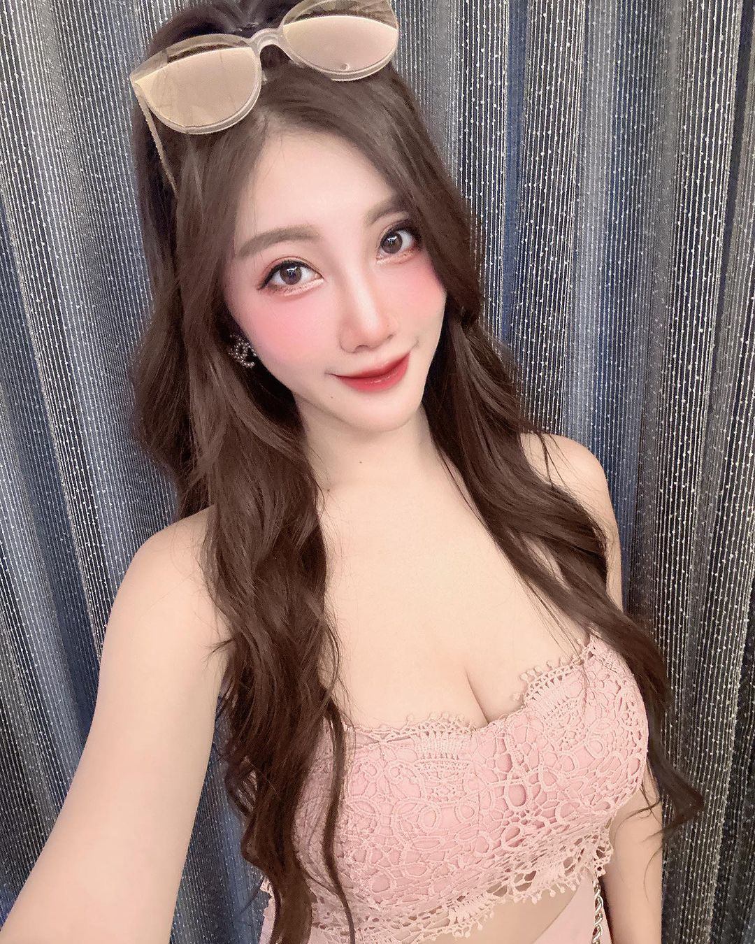 「Chris子婷」渾圓巨乳呼之欲出 露邪惡身材誘惑無法擋-第1章-图片4