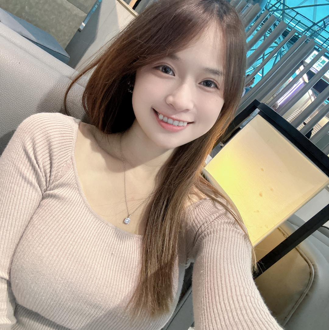 「牛牛妹」甜美外型讓人好迷戀 身材猛到包不住-第1章-图片3