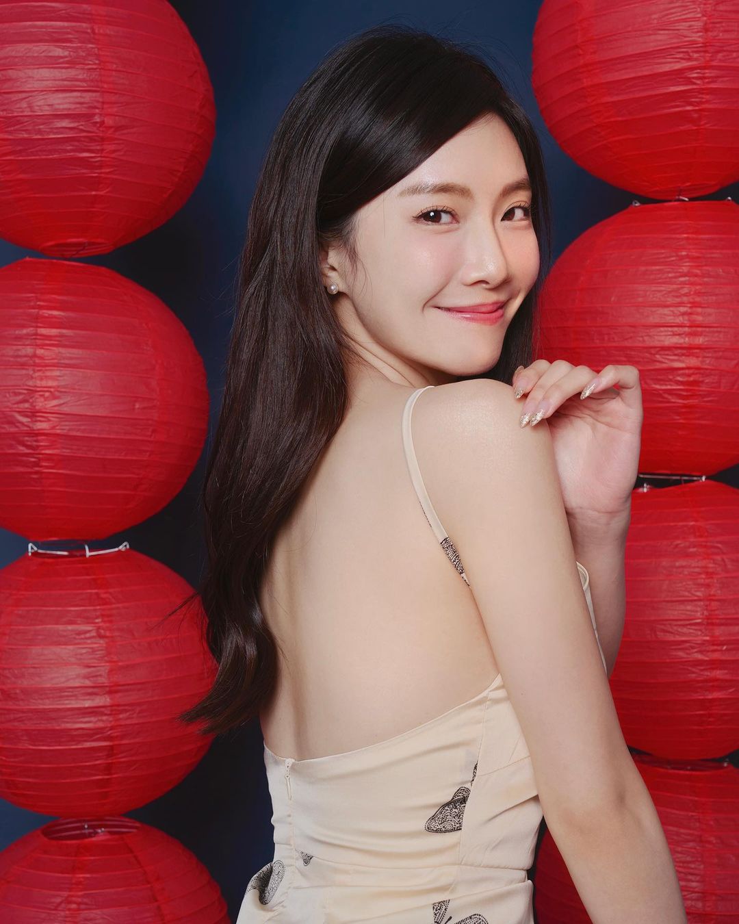 甜美系女孩「鄔又曦」白嫩飽滿身材視角好銷魂 絕頂火辣-第1章-图片10