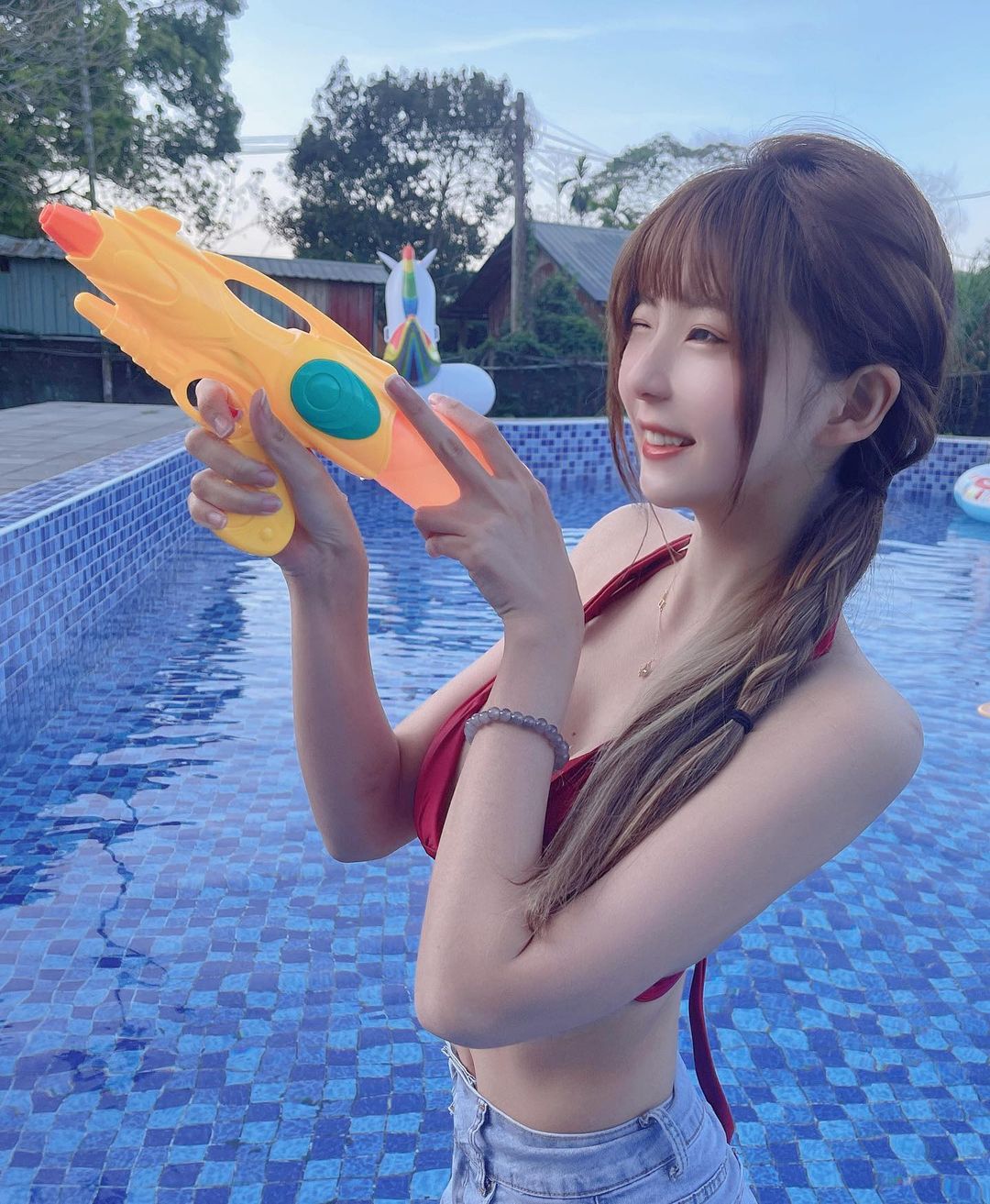 美艷小姐姐「言言」甜美笑容讓人好迷戀 把你迷得神魂顛倒-第1章-图片2