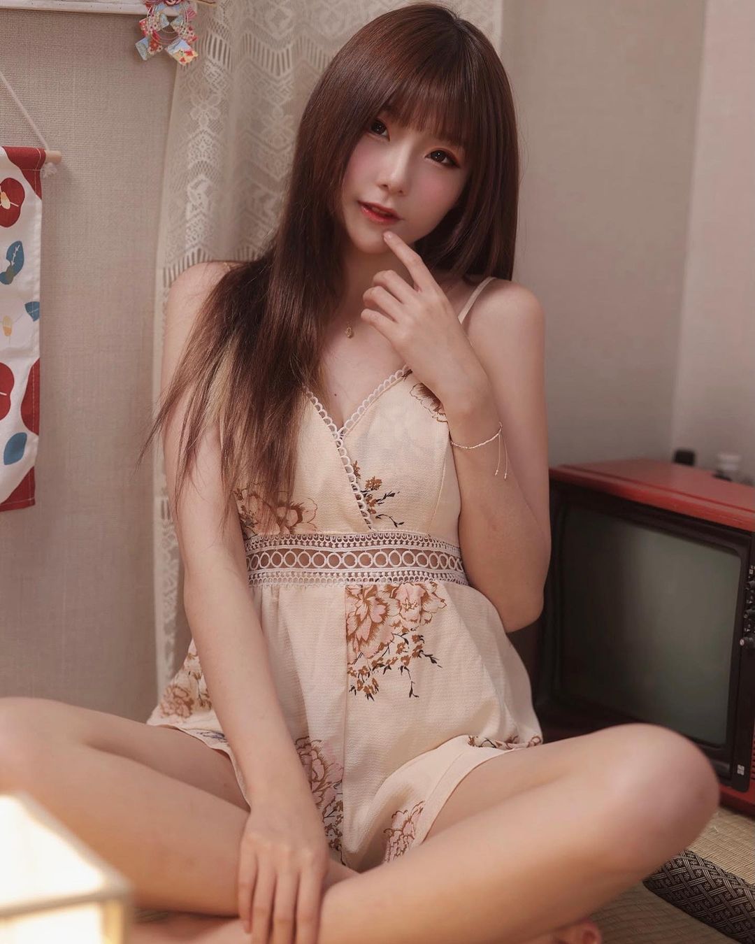 美艷小姐姐「言言」甜美笑容讓人好迷戀 把你迷得神魂顛倒-第1章-图片6