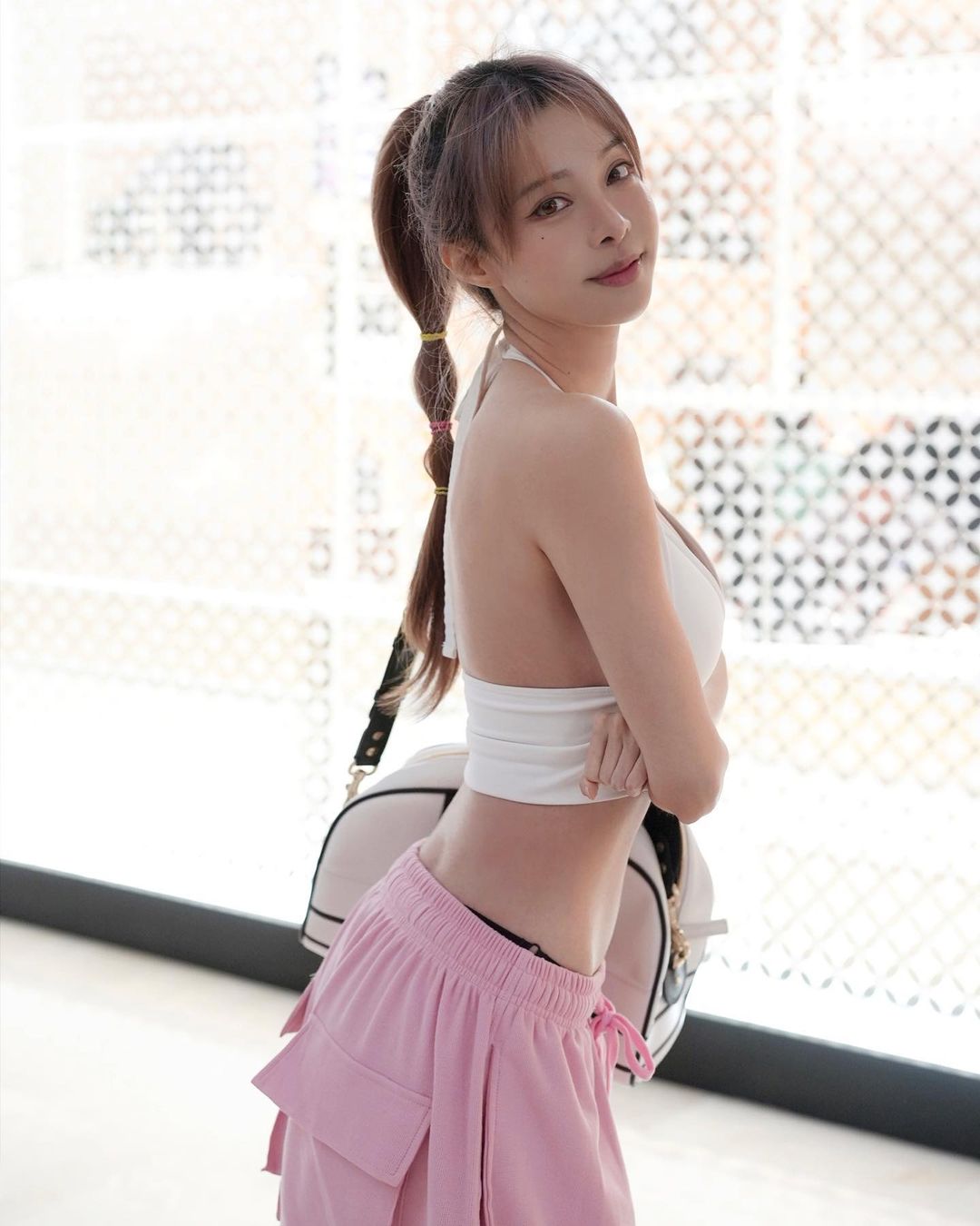 正妹「李元玲」纖腰美乳還有長腿的逆天組合-第1章-图片7