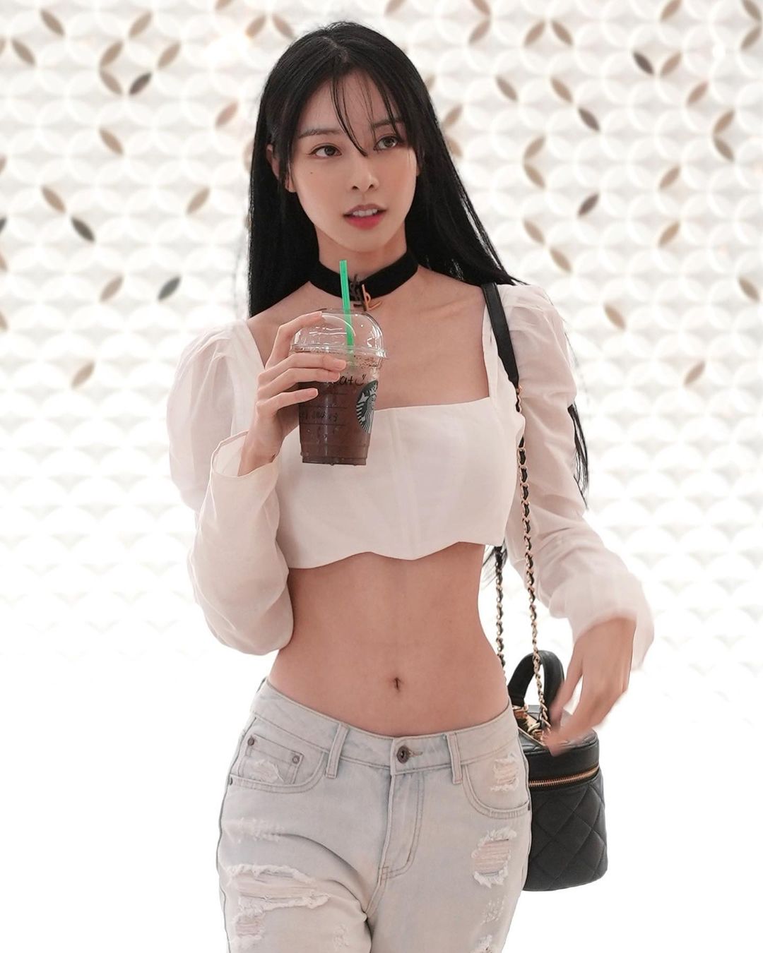 正妹「李元玲」纖腰美乳還有長腿的逆天組合-第1章-图片10