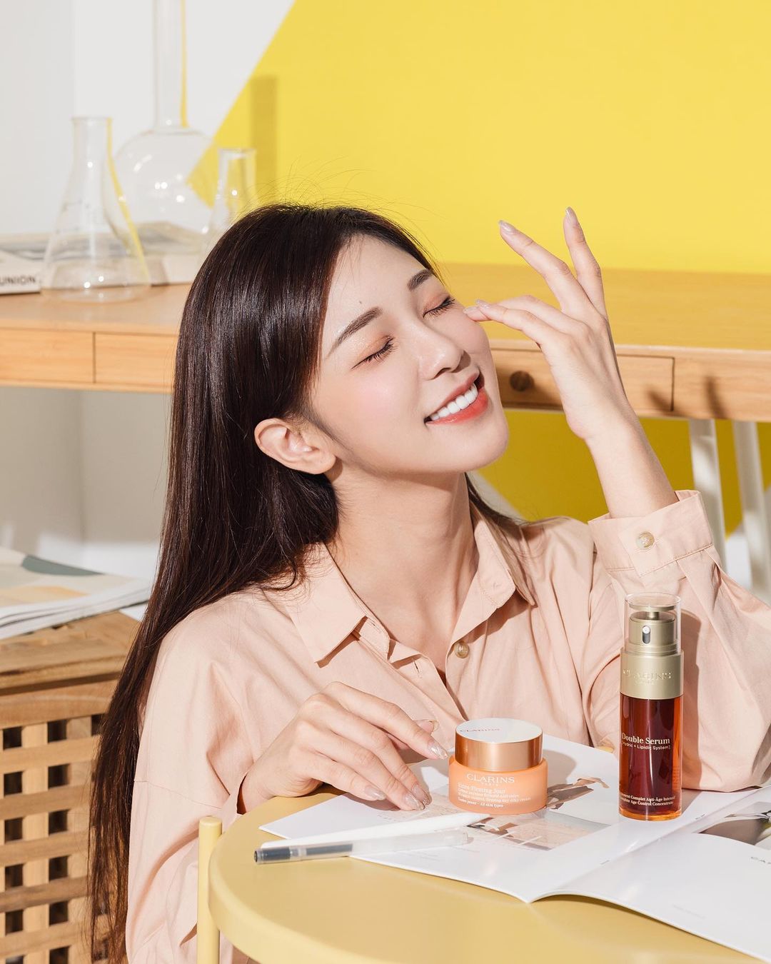 清新氣質女孩「杜衫杉」飽滿美乳超誘人 深邃事業線好想埋進去-第1章-图片7