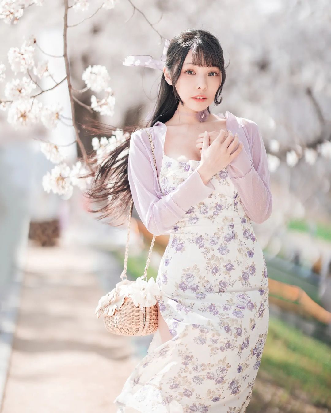 正妹「依霜ゆい」賣弄性感不手軟 甜美笑容加上性感身材-第1章-图片9