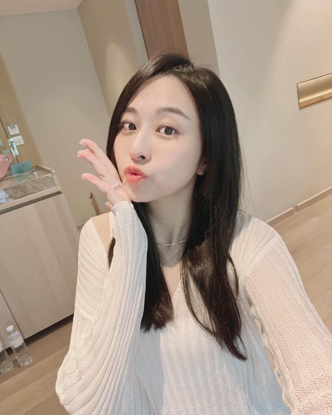 正妹「吳品潔」擁有一張甜美臉蛋和超甜笑容-第1章-图片2