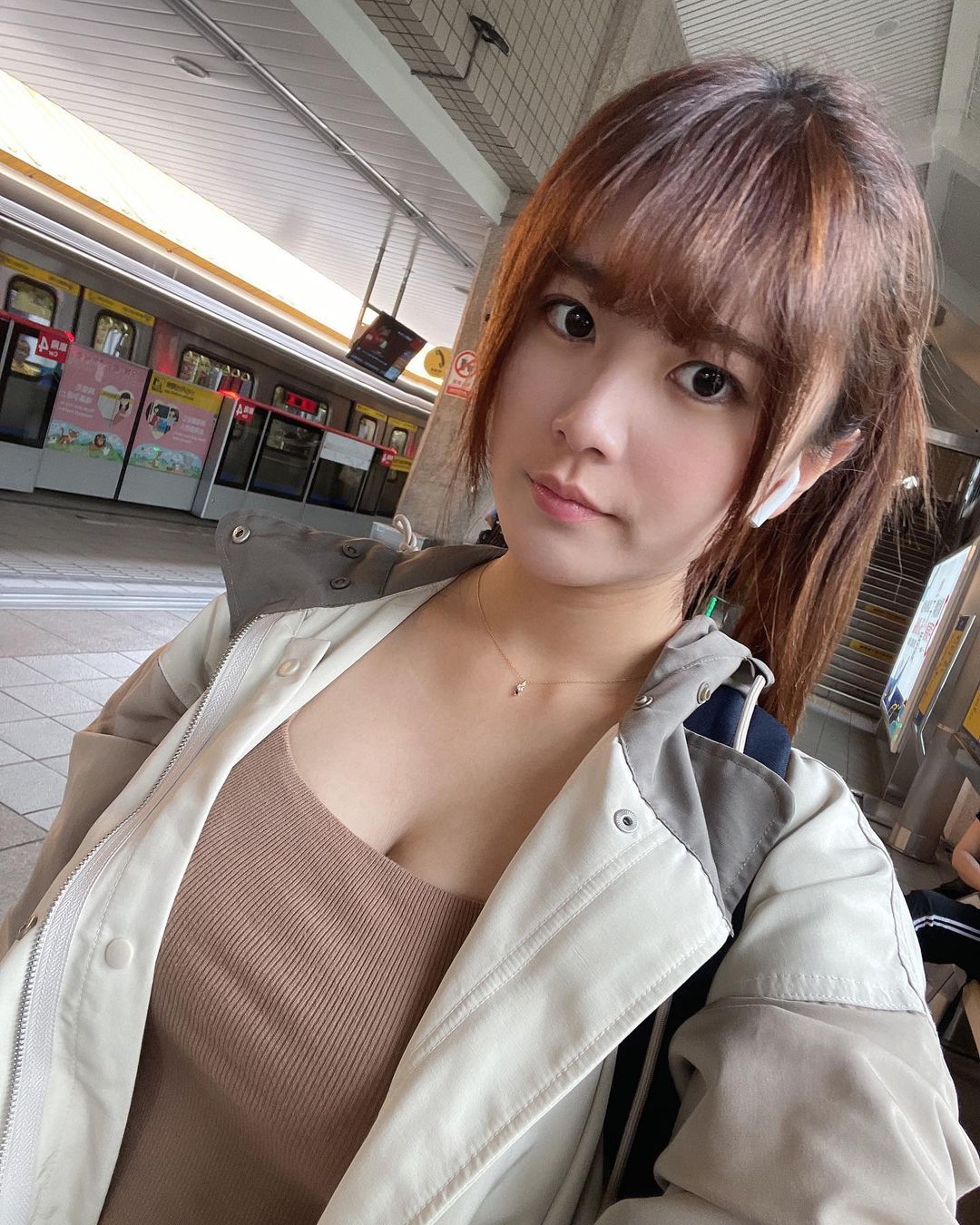 正妹主播「傅詩涵」迷人笑容+好身材若隱若現-第1章-图片5