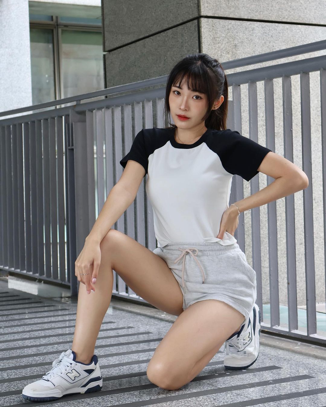 漂亮美眉「羽予」清新甜笑超犯規 白嫩肌膚畫面好吸睛-第1章-图片5