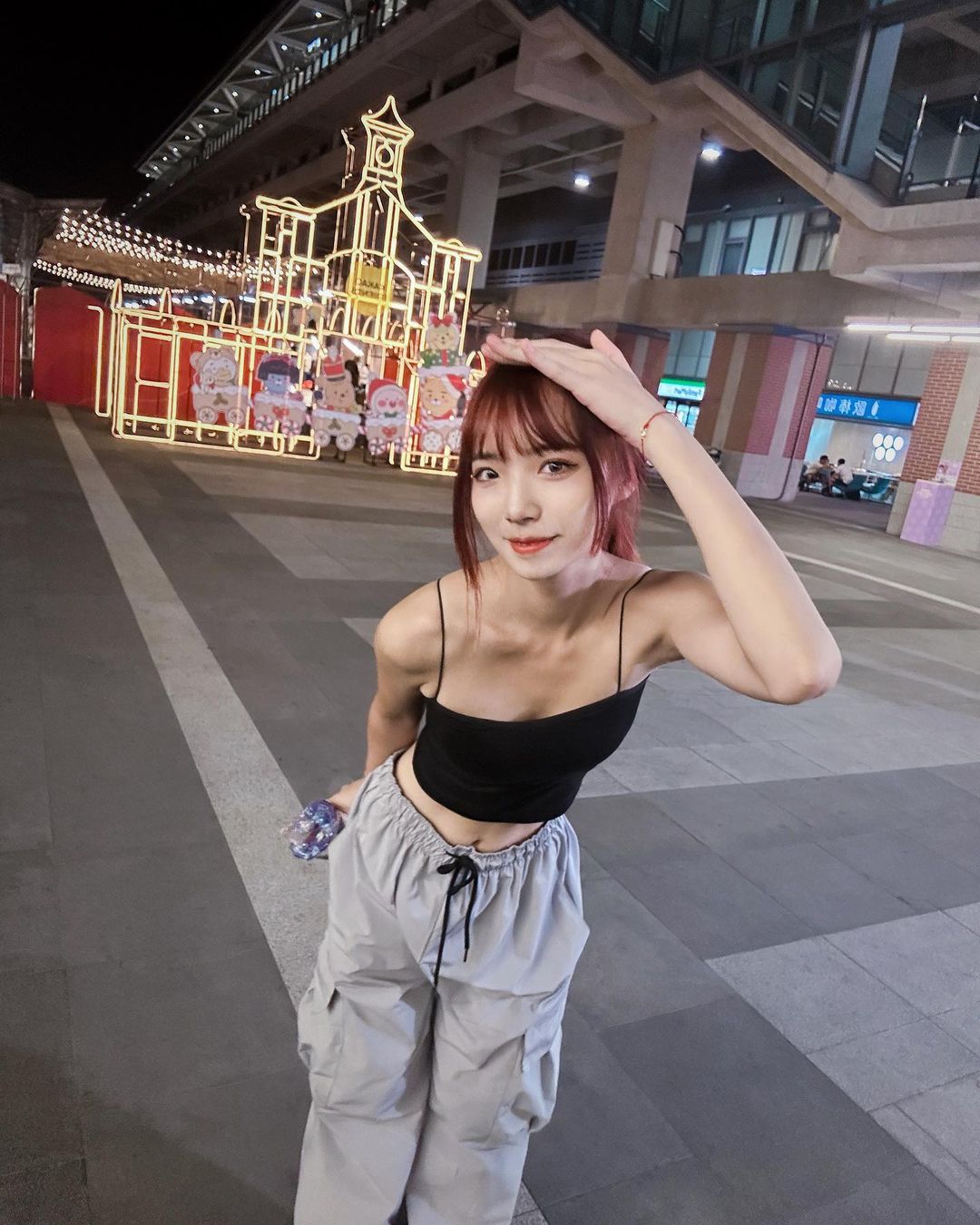 長腿正妹「Lian梨安」絕美天使顏 甜笑勾人功力一流-第1章-图片1