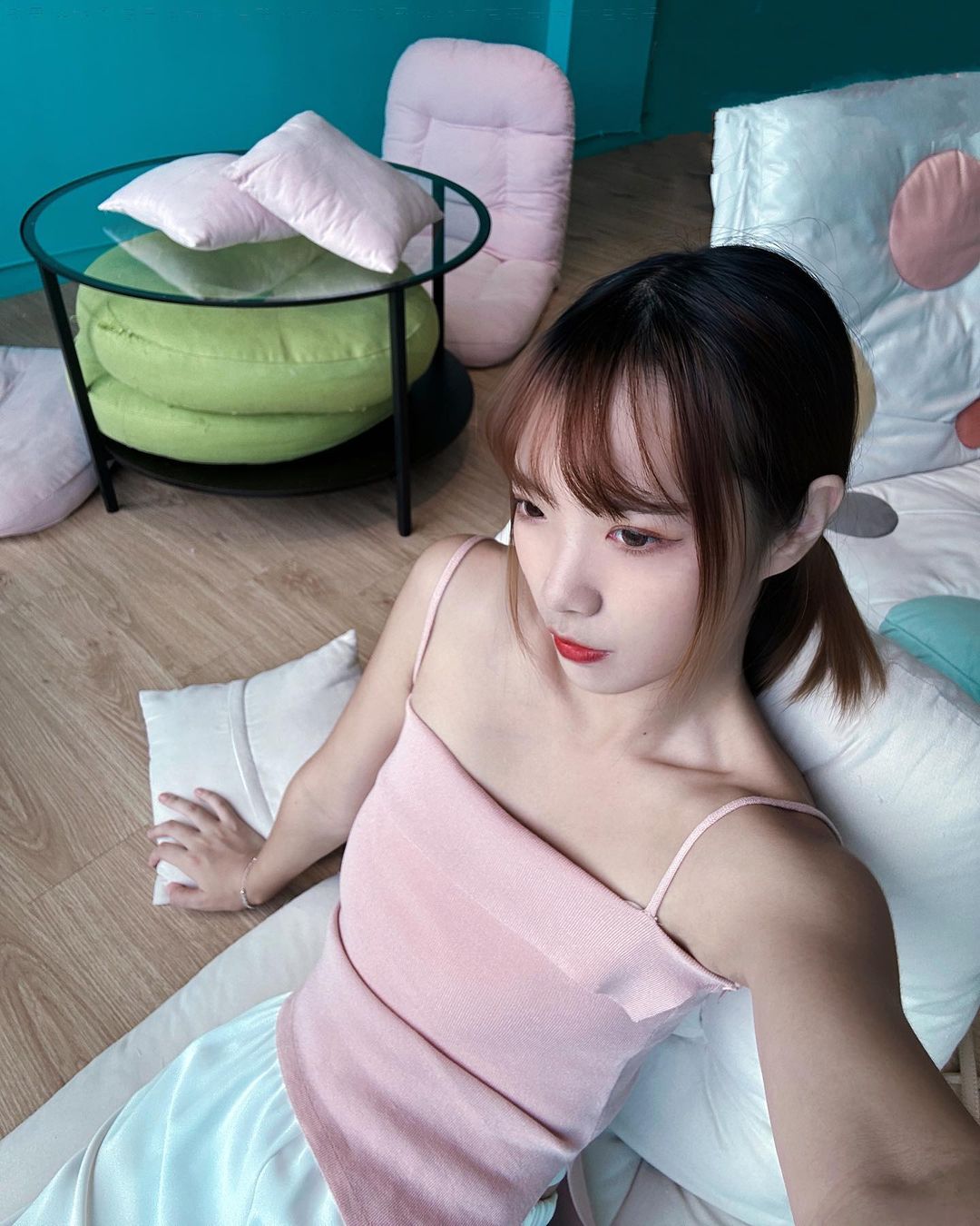 長腿正妹「Lian梨安」絕美天使顏 甜笑勾人功力一流-第1章-图片3