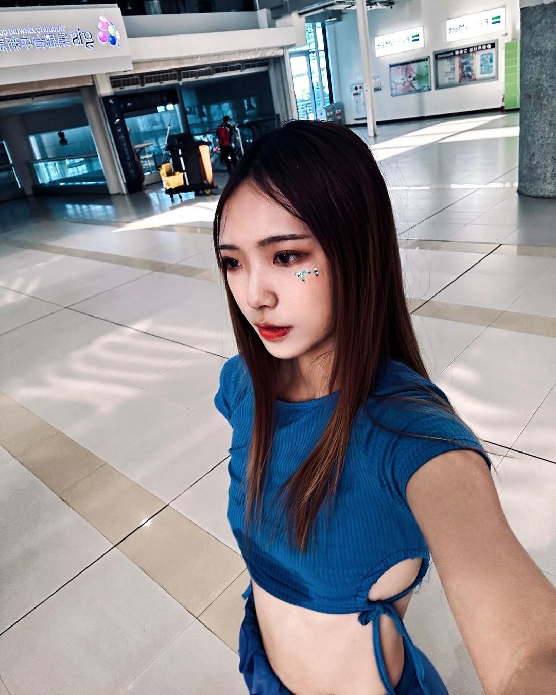 長腿正妹「Lian梨安」絕美天使顏 甜笑勾人功力一流-第1章-图片7