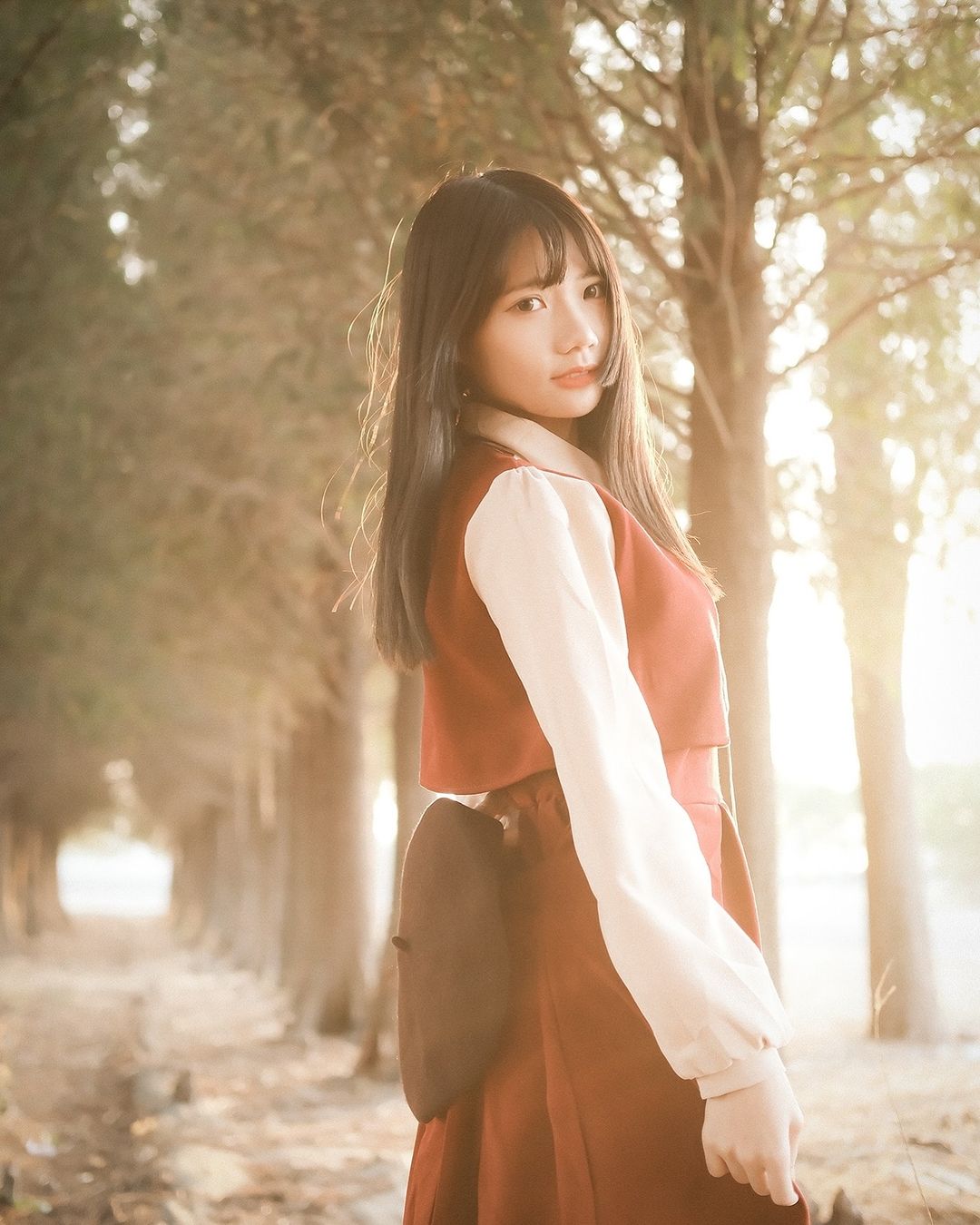 可愛美眉「nimo尼莫」超胸美乳一個彎腰就要掉出-第1章-图片3