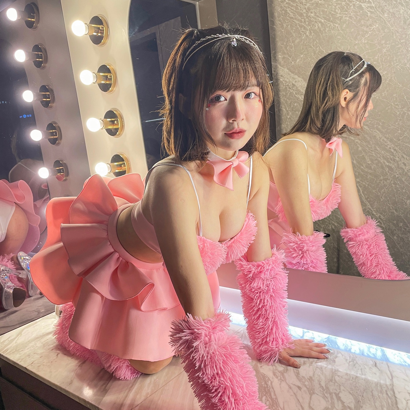 白皙甜心「陽光廷廷」低胸穿著好犯規！超養眼曲線太正點-第1章-图片1