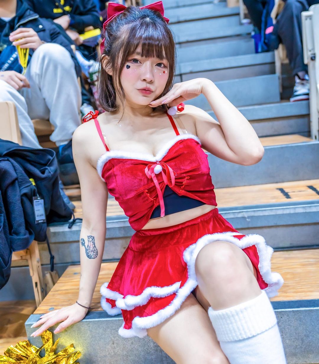 白皙甜心「陽光廷廷」低胸穿著好犯規！超養眼曲線太正點-第1章-图片3