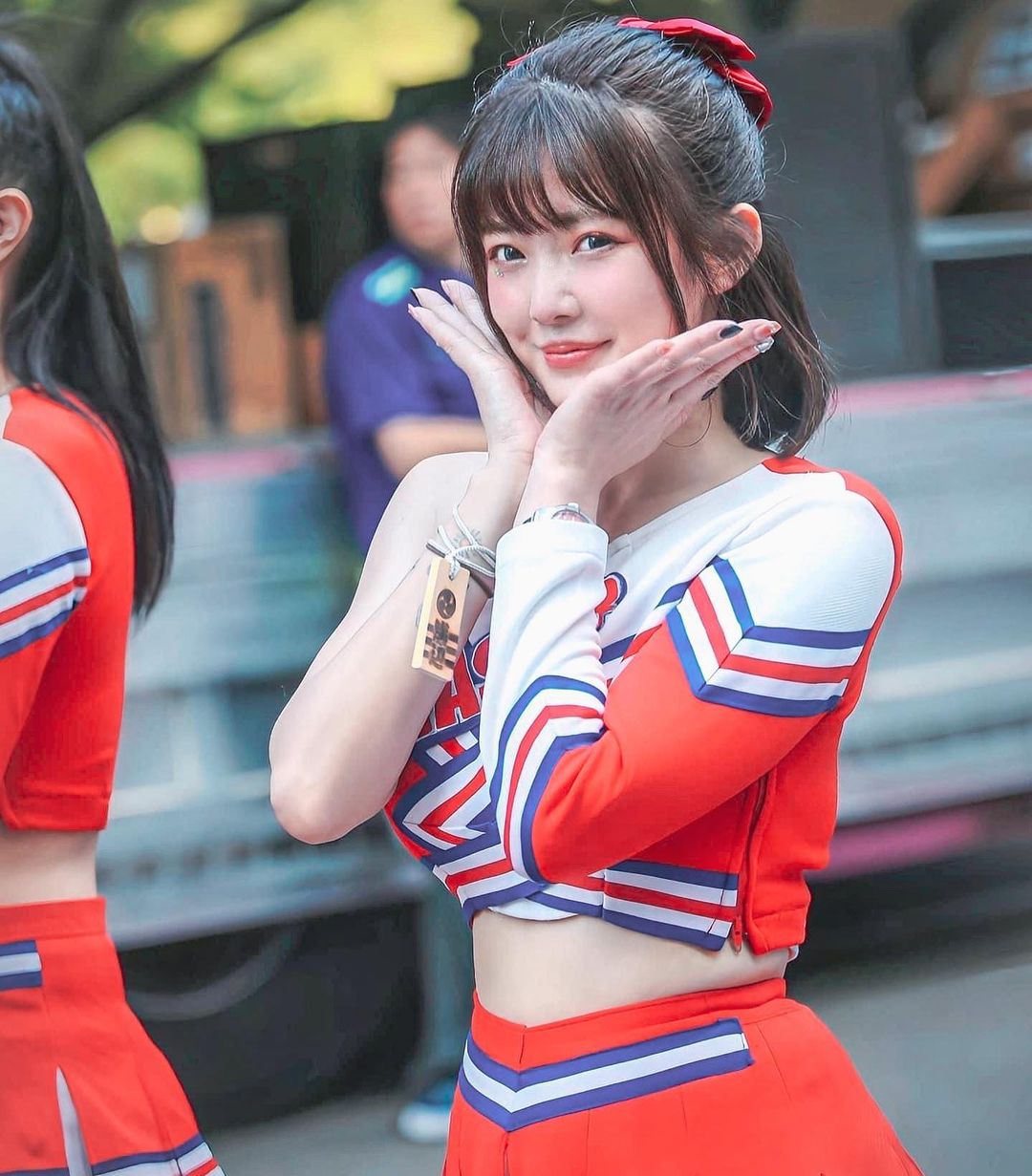 白皙甜心「陽光廷廷」低胸穿著好犯規！超養眼曲線太正點-第1章-图片10