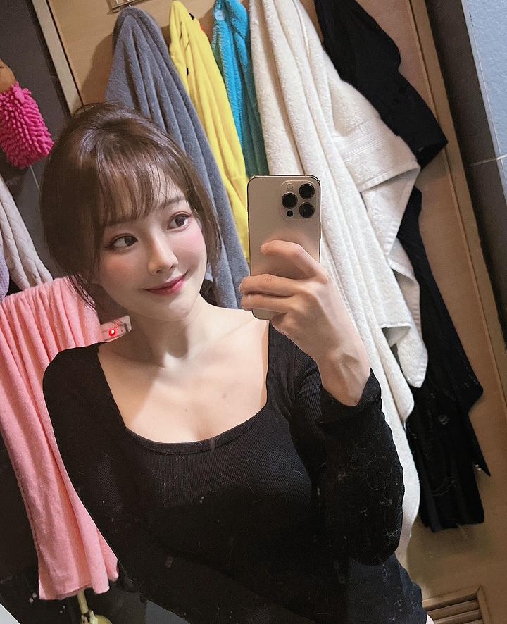 正妹「DenKa周荀」身材超惹火 深溝乍現好窒息-第1章-图片2