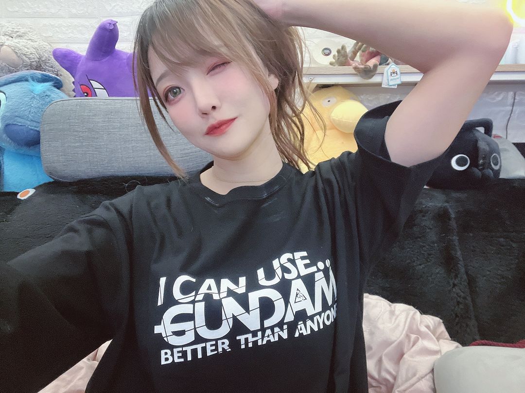 正妹「DenKa周荀」身材超惹火 深溝乍現好窒息-第1章-图片6