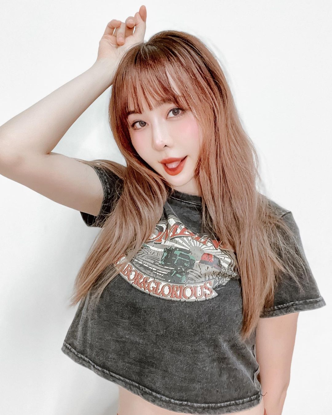 甜美女孩「采依」亮麗美顏+若隱若現身材讓人看了心動-第1章-图片2