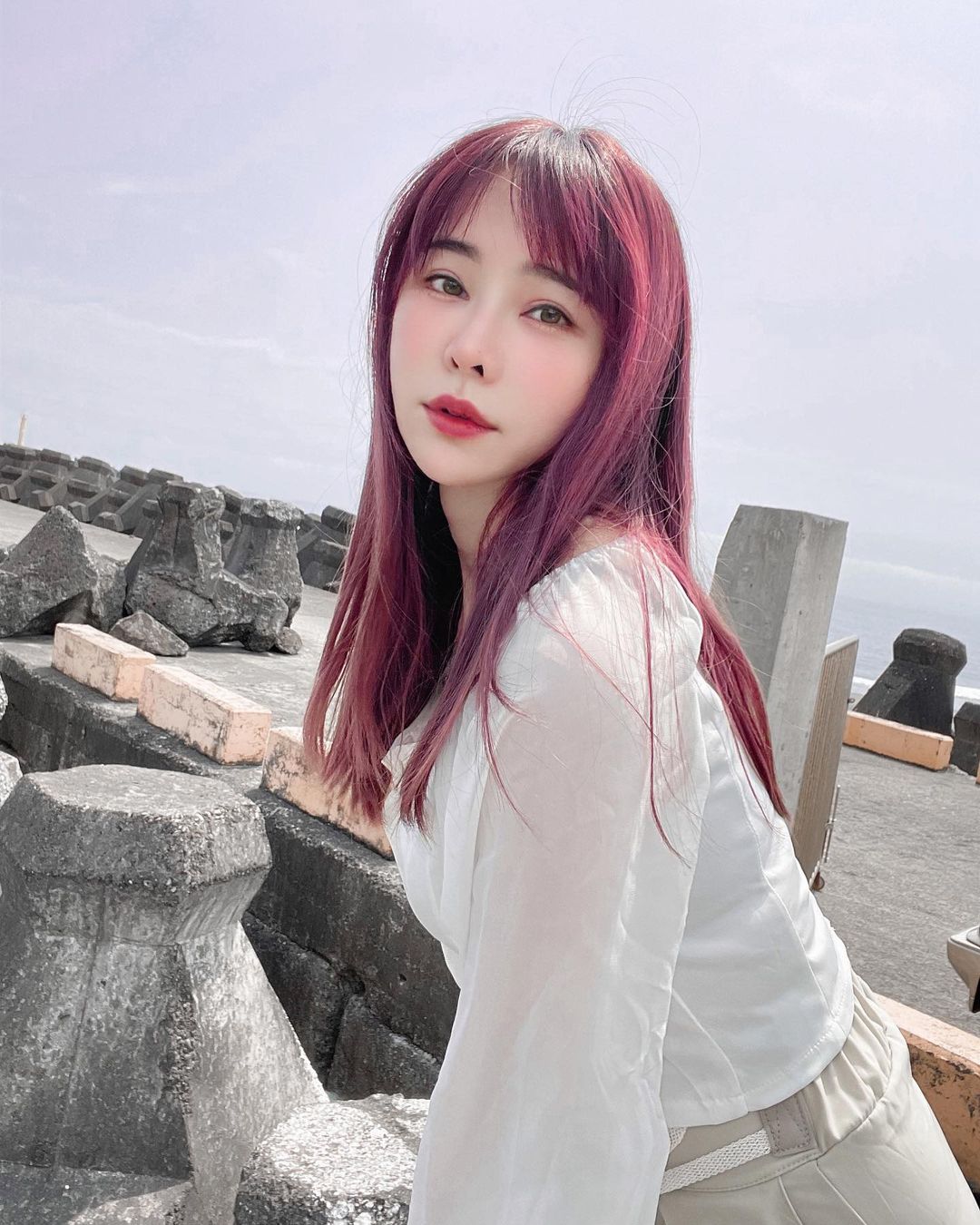 甜美女孩「采依」亮麗美顏+若隱若現身材讓人看了心動-第1章-图片3