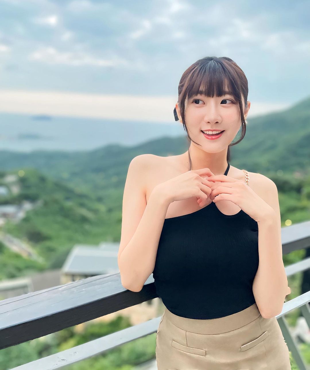 長腿妹「林茉晶」腰瘦奶澎的極致身材 畫面逼死人-第1章-图片7