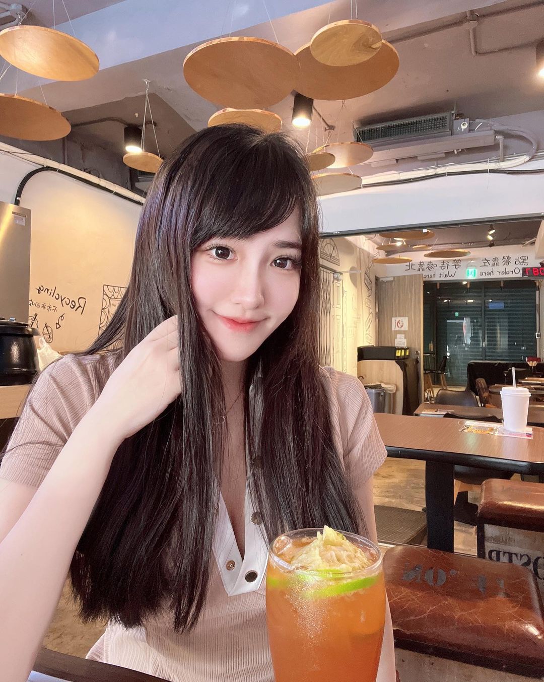 極品護士「Elle Li」身材比例超逆天！簡直要逼死人啊-第1章-图片9