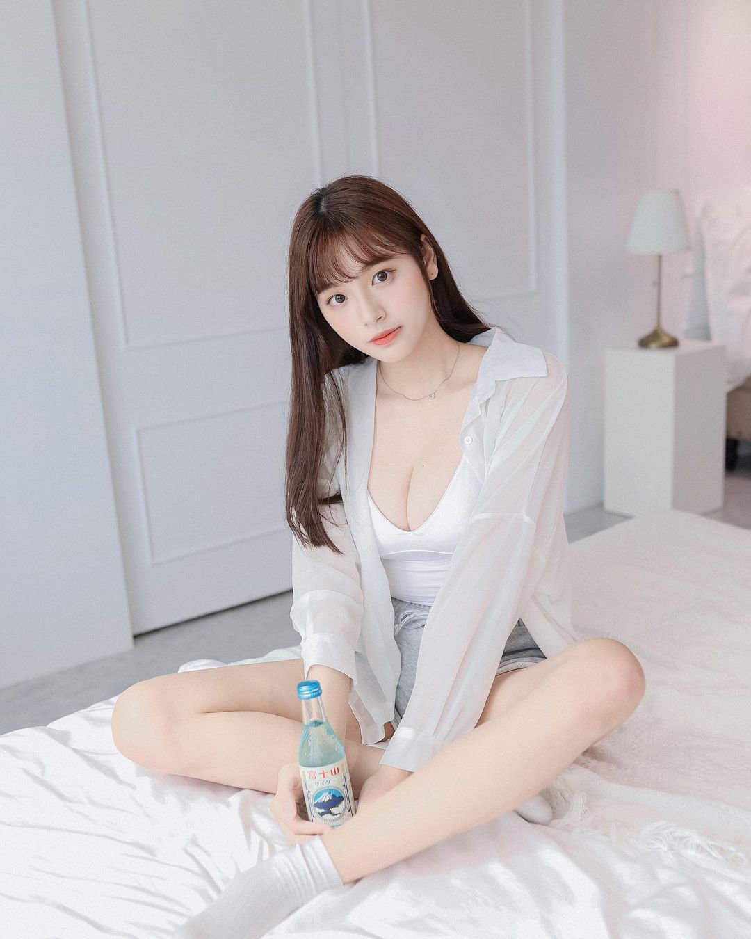 清新正妹「Yun」絕美神顏搭配若隱若現的身材 太引人遐想-第1章-图片5