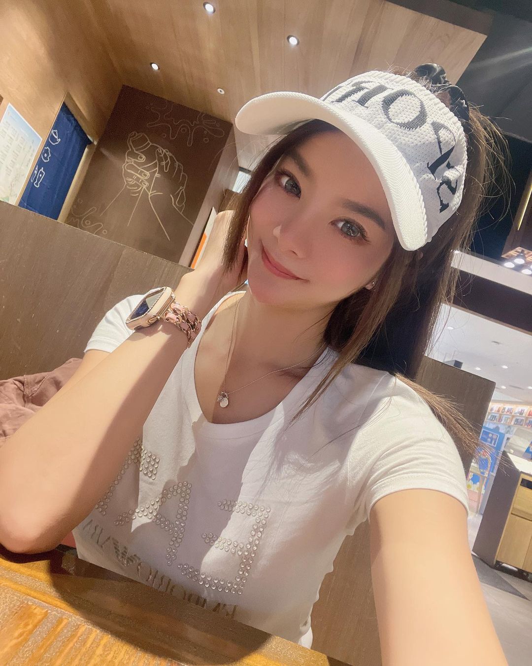 性感女神「楚晴依」香豔美乳溢出 身材實在太惹火-第1章-图片8