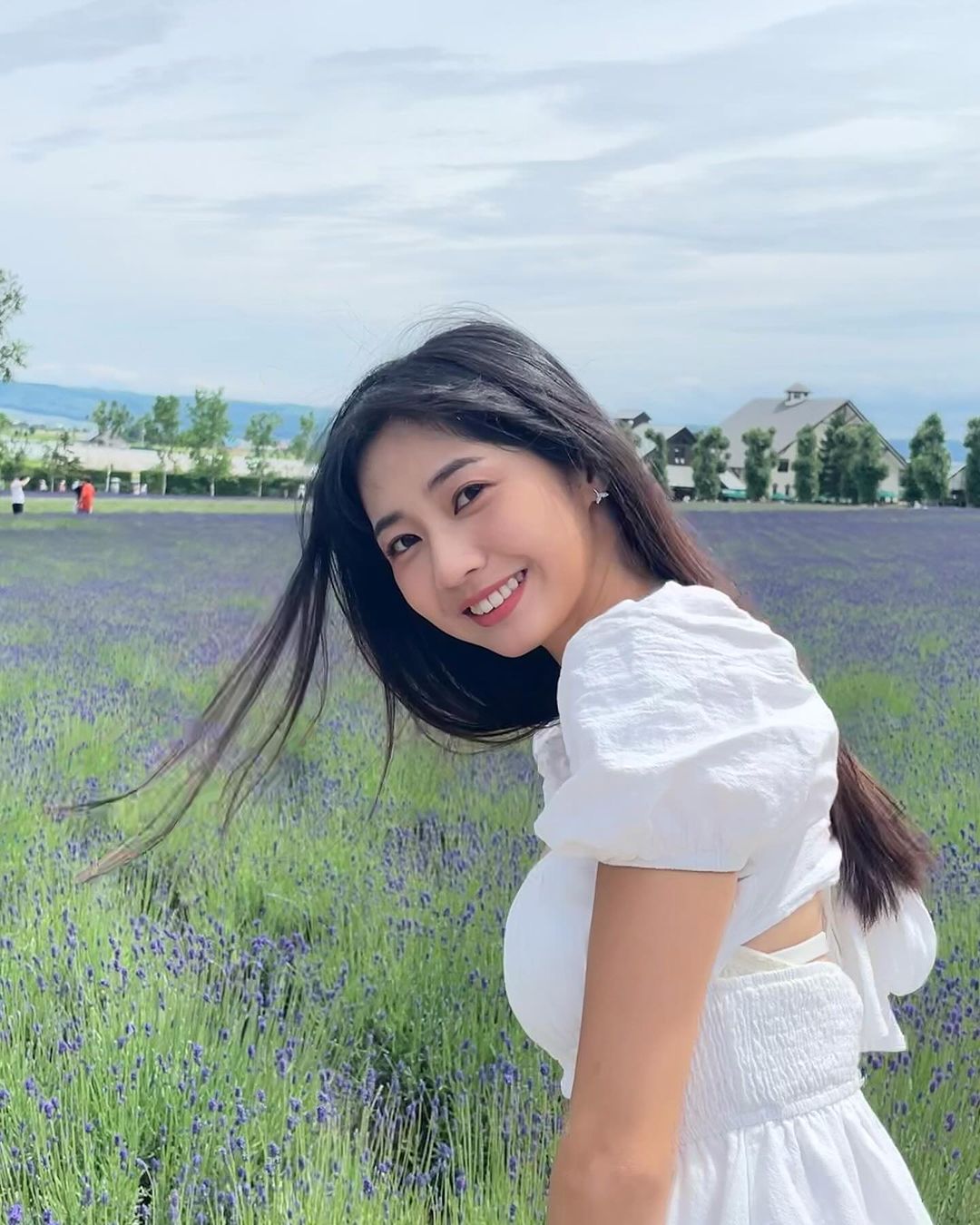 甜美小隻馬「慈妹」渾圓美乳藏不住！大膽露出超火辣-第1章-图片1