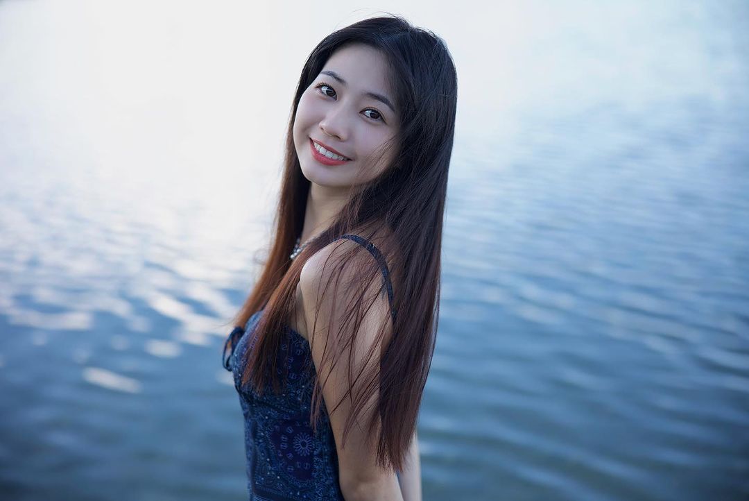 甜美小隻馬「慈妹」渾圓美乳藏不住！大膽露出超火辣-第1章-图片7