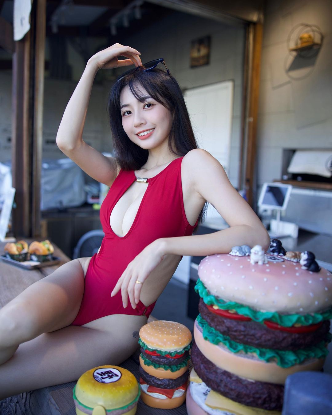 甜美小隻馬「慈妹」渾圓美乳藏不住！大膽露出超火辣-第1章-图片9