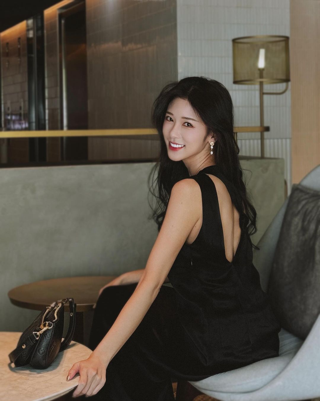 極品正妹「杜衫杉」白嫩肉體越看越上火 透嫩到讓人瘋狂-第1章-图片2