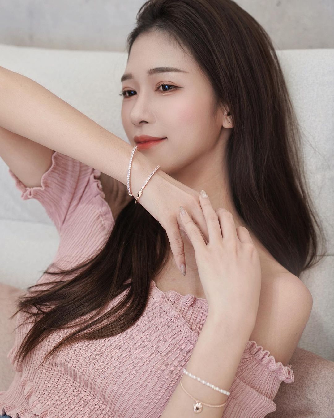 極品正妹「杜衫杉」白嫩肉體越看越上火 透嫩到讓人瘋狂-第1章-图片9