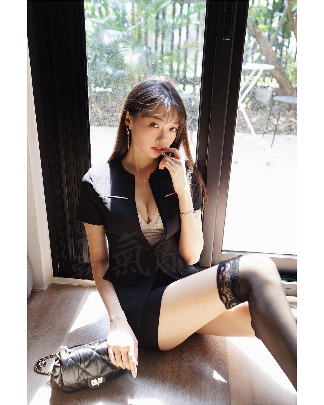 「77麻馬」又仙又性感臉蛋＋飽滿弧度超搶眼-第1章-图片9