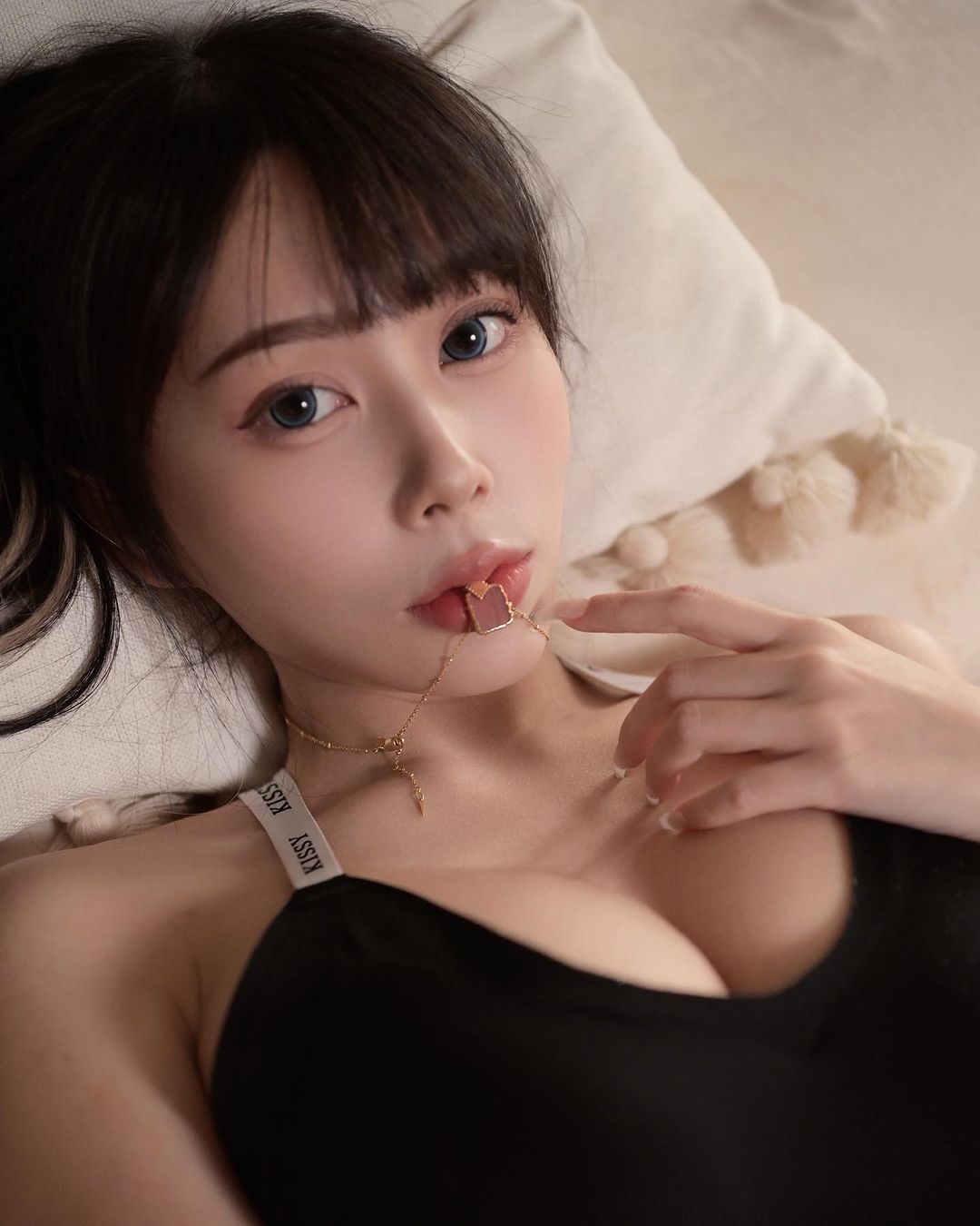 小魔女「寧寧」突破尺度渾圓美乳溢出...讓人暈暈的-第1章-图片2