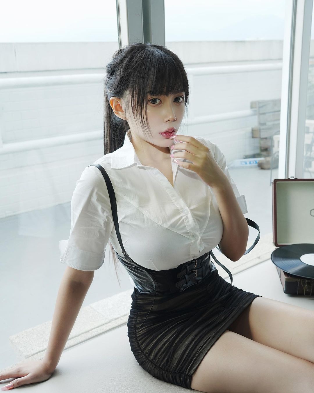 小魔女「寧寧」突破尺度渾圓美乳溢出...讓人暈暈的-第1章-图片7