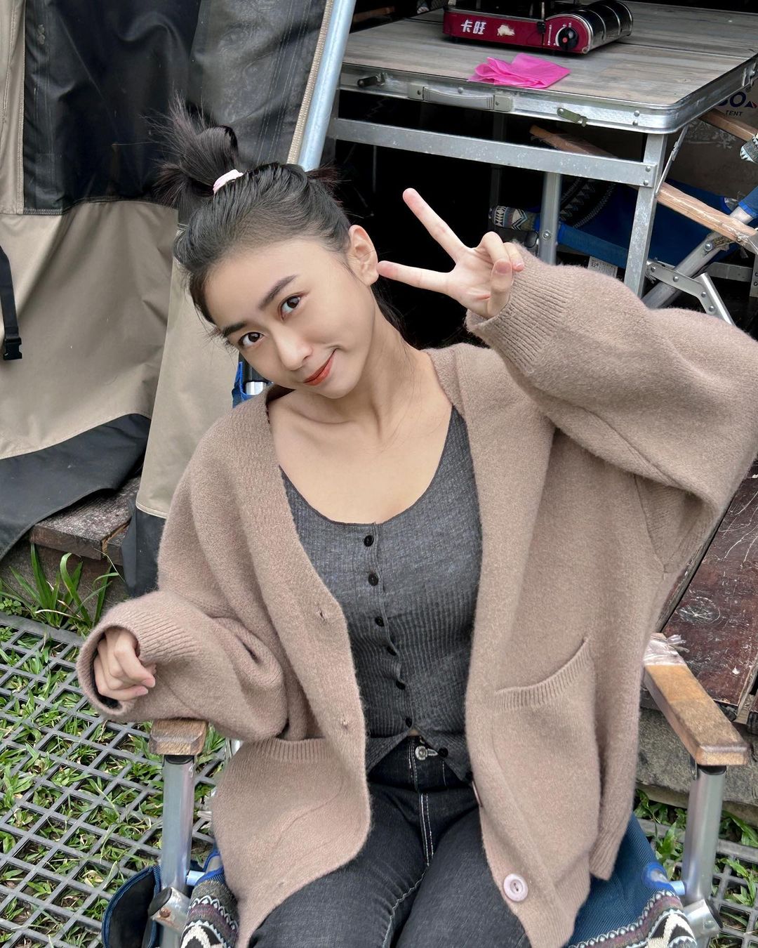 清新模特「璿璿」青春氣息完全擋不住 酥胸外露乳溝溢出-第1章-图片6