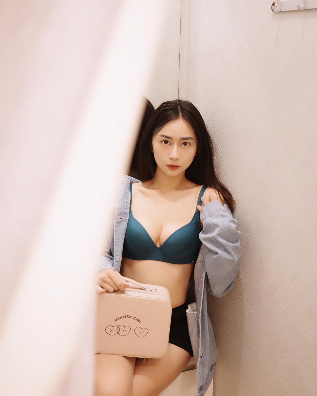 清新模特「璿璿」青春氣息完全擋不住 酥胸外露乳溝溢出-第1章-图片8