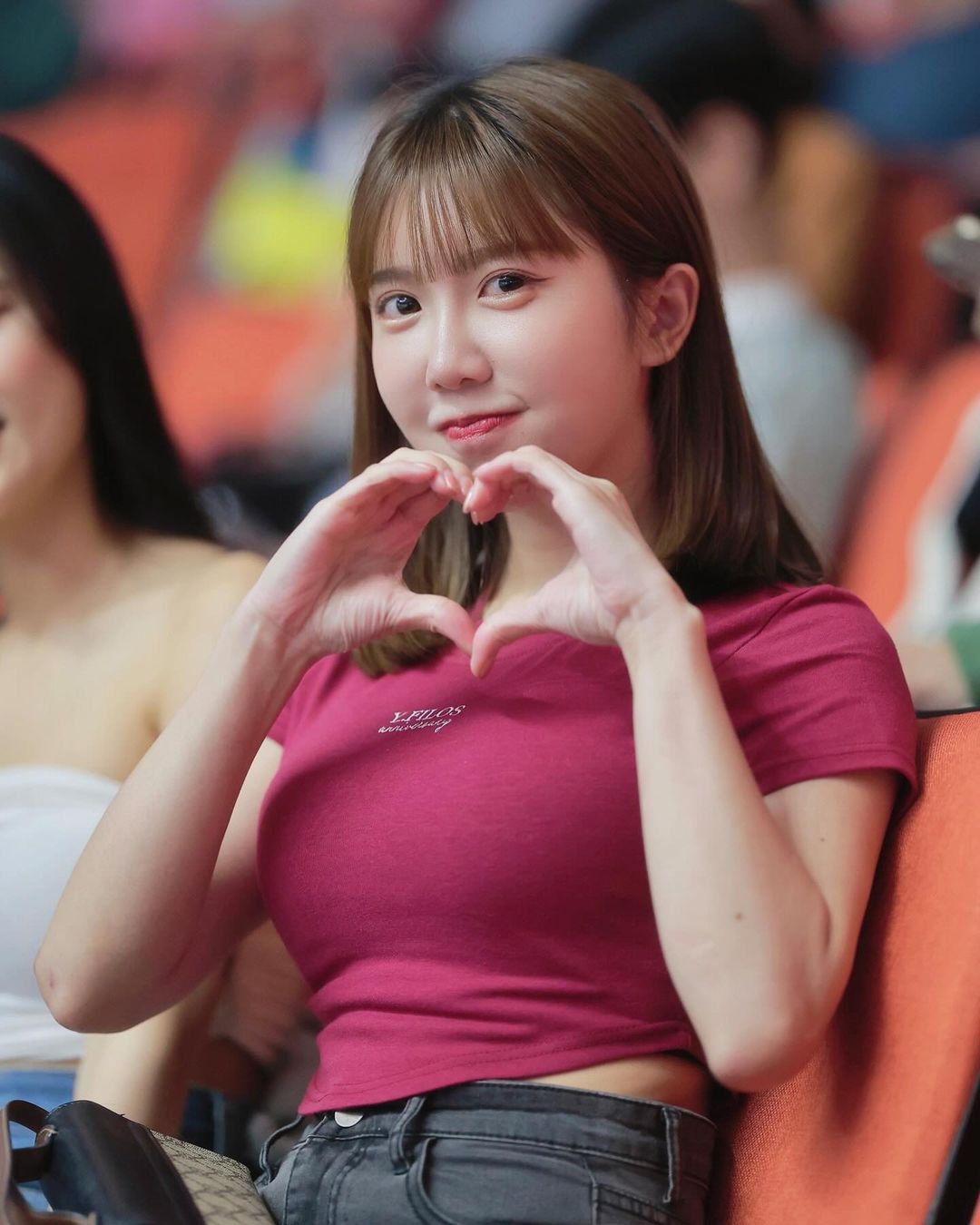 精緻美女「Mika蜜卡登」胸前乳量滿滿迷倒全場-第1章-图片4